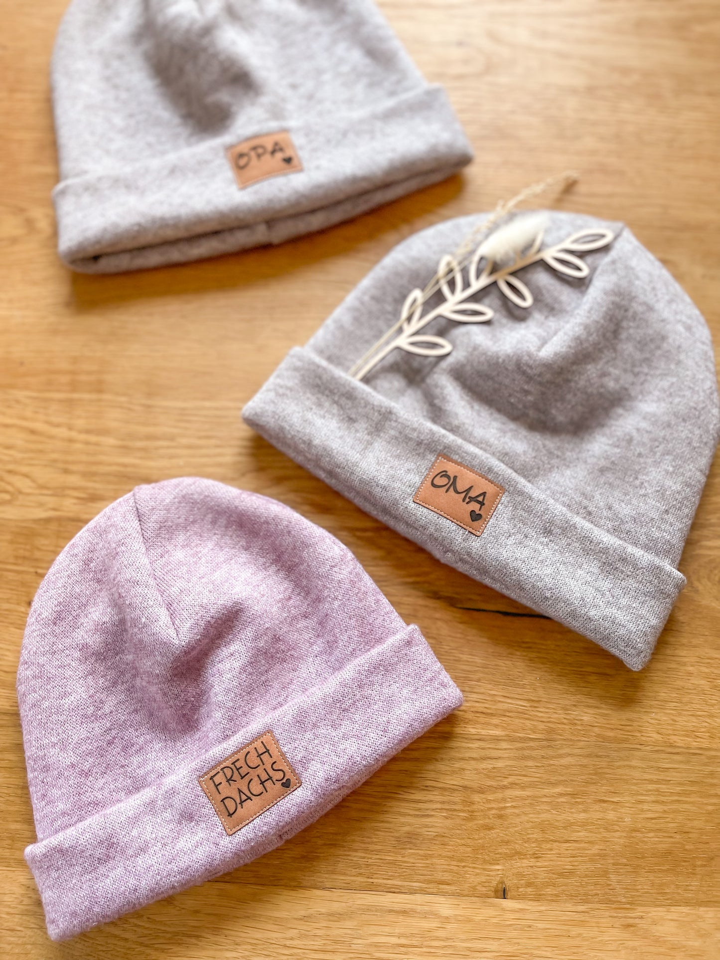 Haube/Beanie Feinstrick mit Kunstlederlabel