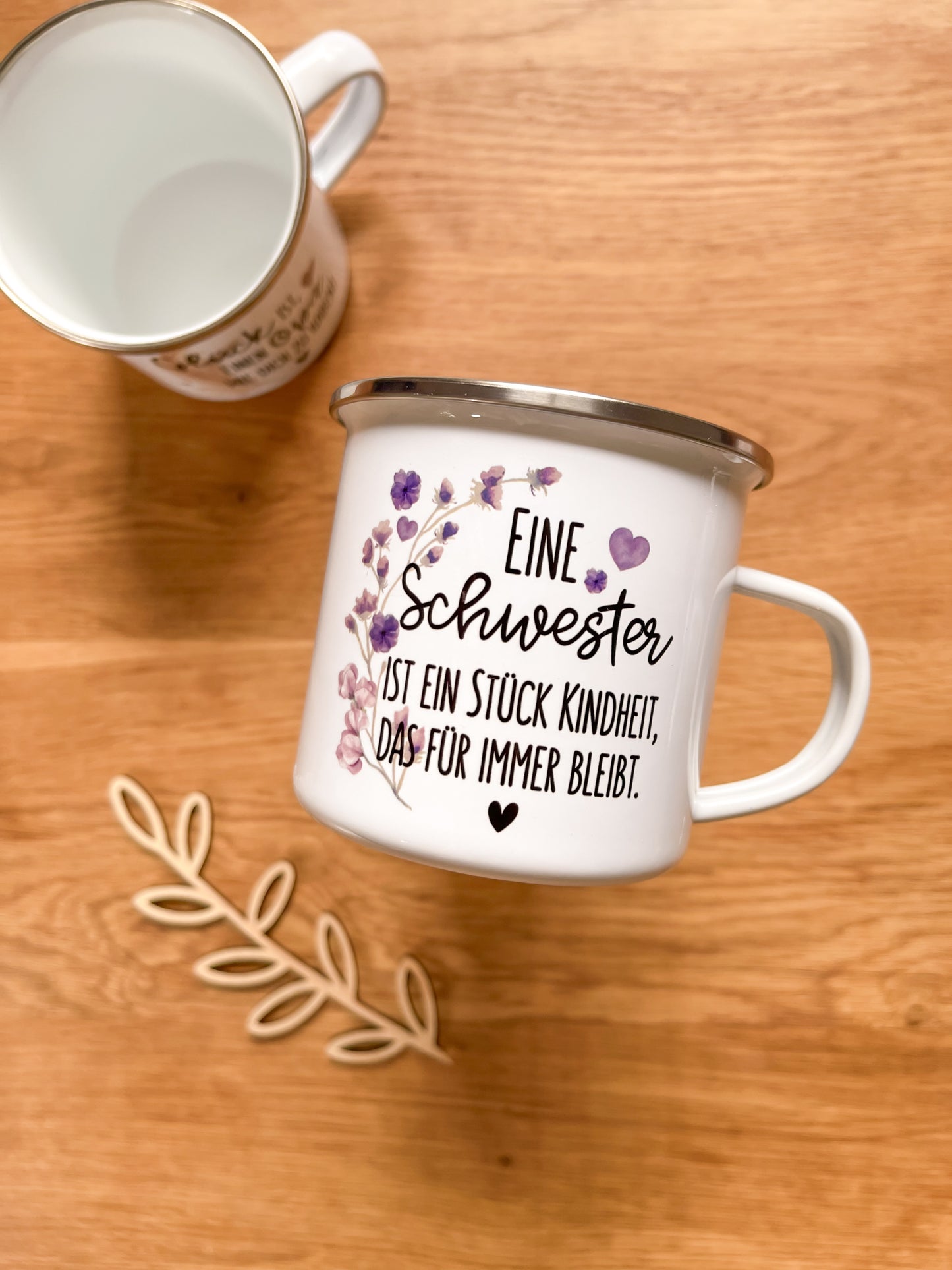 Emaille Häferl •Eine Schwester - lila•