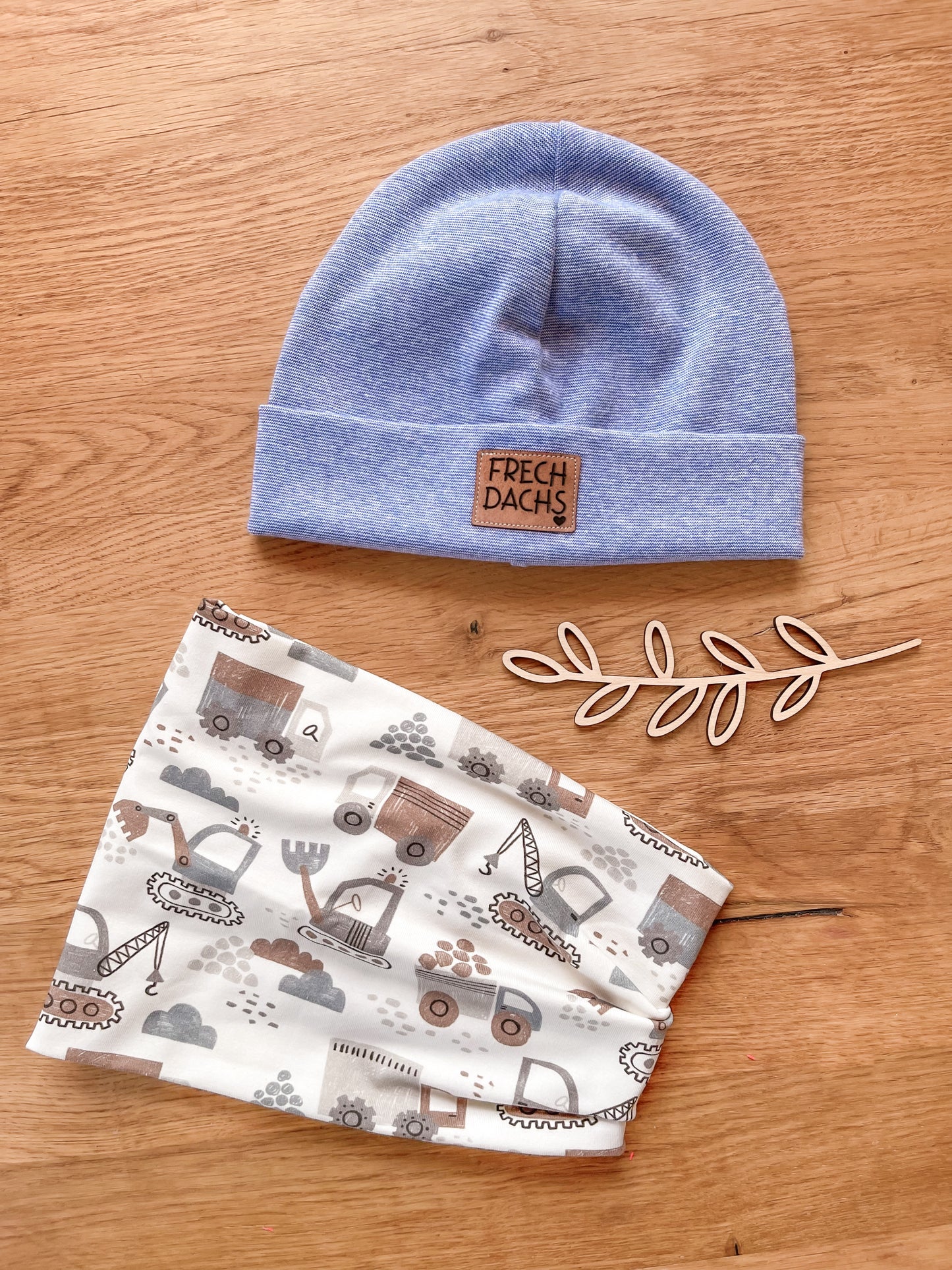 Haube/Beanie mit Kunstlederlabel